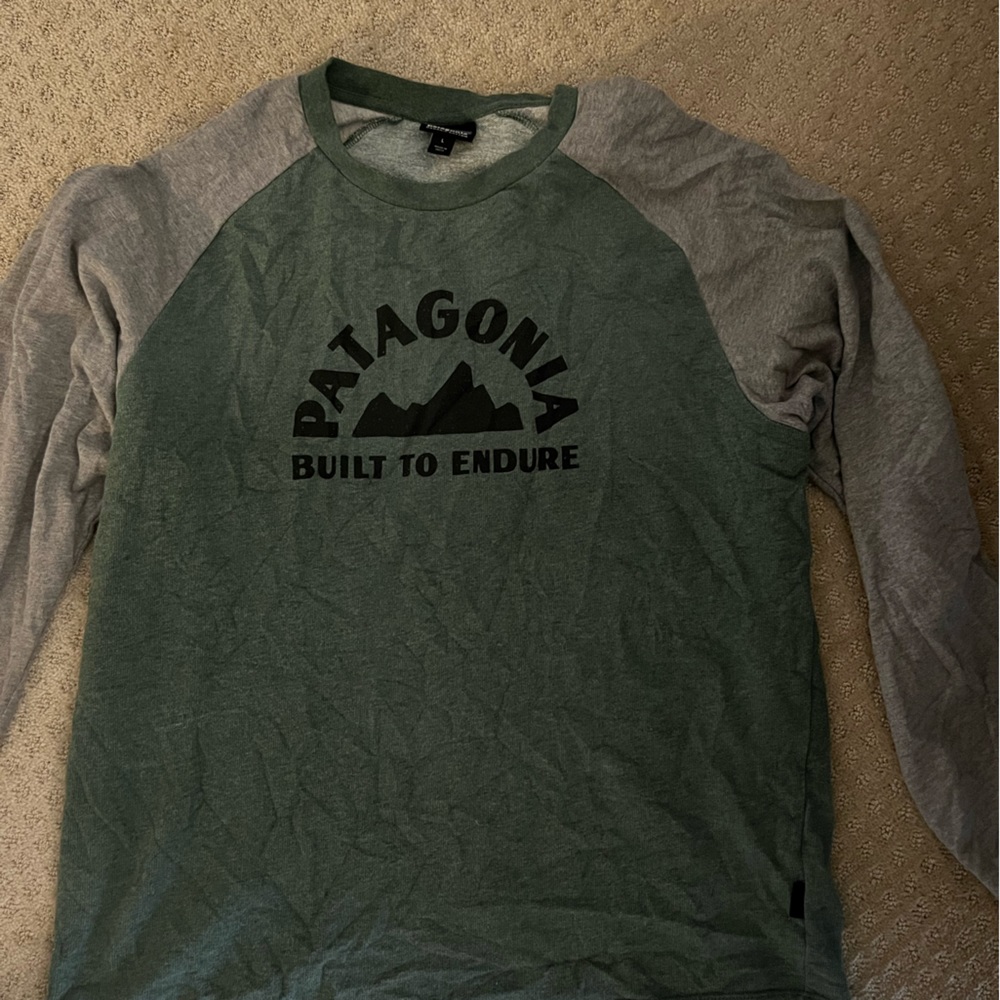 EUC Mens Green and Grey Color Block Pullover Shirt. Large